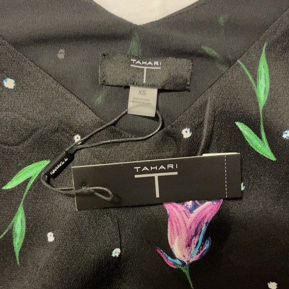 T TAHARI top - Picture 3 of 3